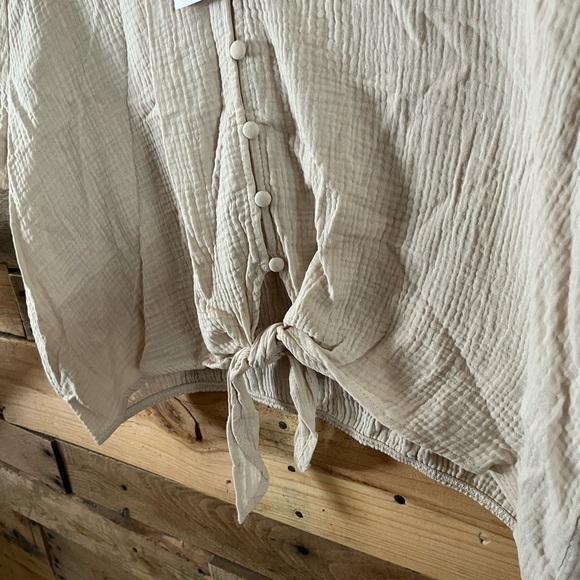 💰Forever 21 Cream Button-Front Blouse - 3X - Picture 4 of 5